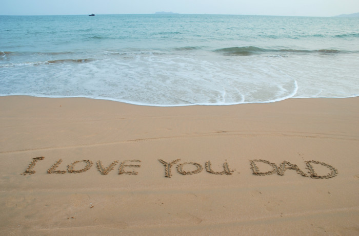 I_Love_You_Dad_In_The_Sand_Beach